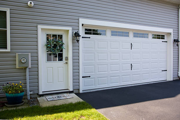 24/7 Emergency Garage Door Panel Replacement experts in Tuckahoe, VA